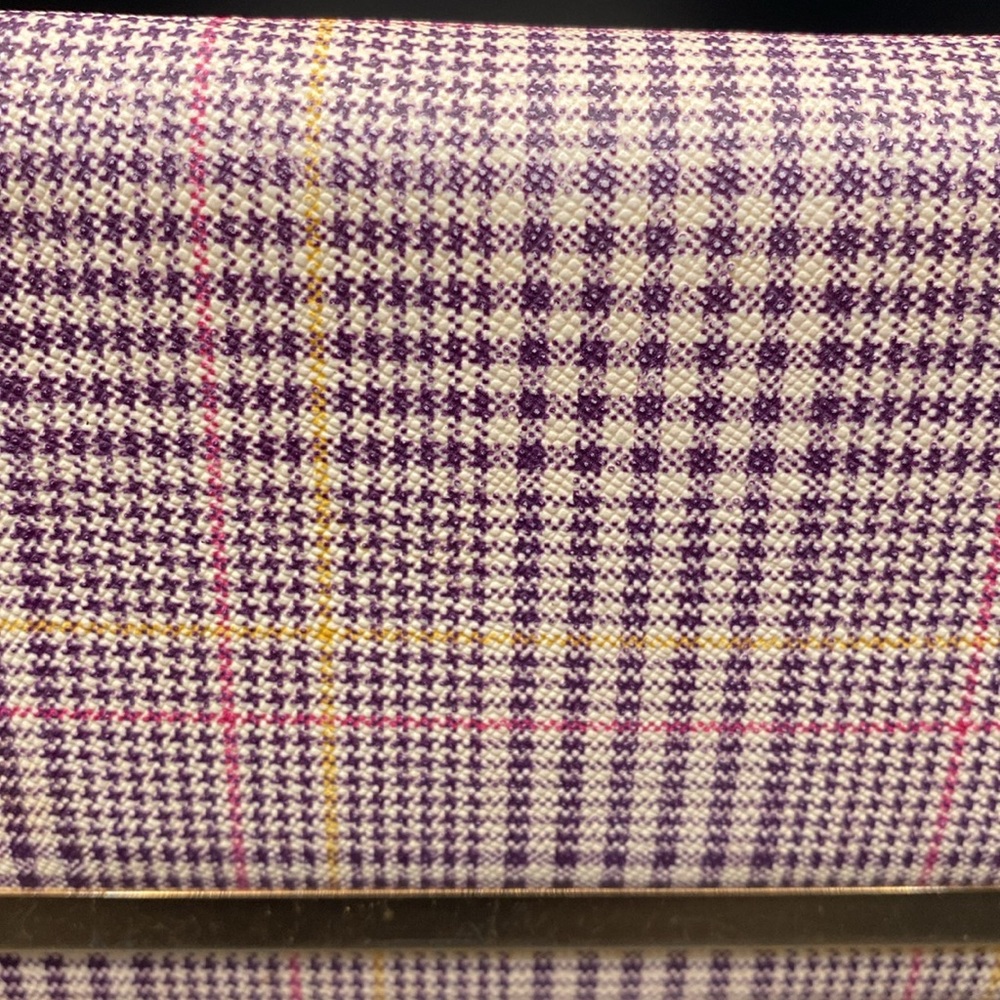 Super cute ladies wallet. All zippers and closures work as they should. - Picture 2 of 12